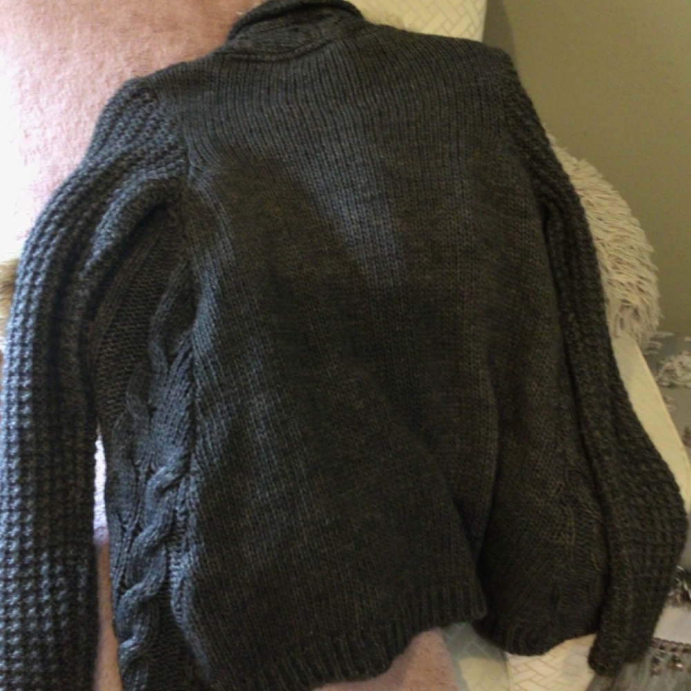 Elsamanda Throw Sweater View 4